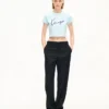 Broderad kort T-shirt i bomull med ”Kenzo Signature”