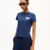 Kenzo Paris Emblem’ broderad T-shirt i bomull med smal passform Kenzo Paris Emblem’ broderad T-shirt i bomull med smal passform