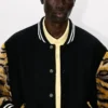 Kenzo Tiger’ könsneutral varsityjacka i ny ull