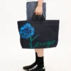 Kenzo Tulip stor tygväska i denimliknande twill Kenzo Tulip stor tygväska i denimliknande twill