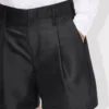 Skräddarsydda shorts i ny ull och silke Skräddarsydda shorts i ny ull och silke