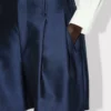 Skräddarsydda shorts i ny ull och silke Skräddarsydda shorts i ny ull och silke