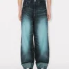 Uppvikta jeans i vid passform i japanskt denim Uppvikta jeans i vid passform i japanskt denim